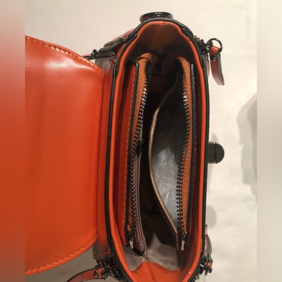 Woman Vintage Sitching Rivet Decorative Flap Saddle Bag - Picture 3 of 6